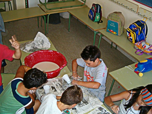  Crafts with newspapers 